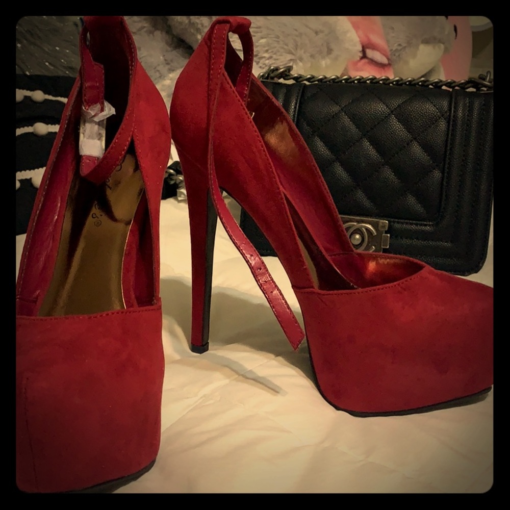 Brand New Just Fab shoes! Never been worn♥️♥️